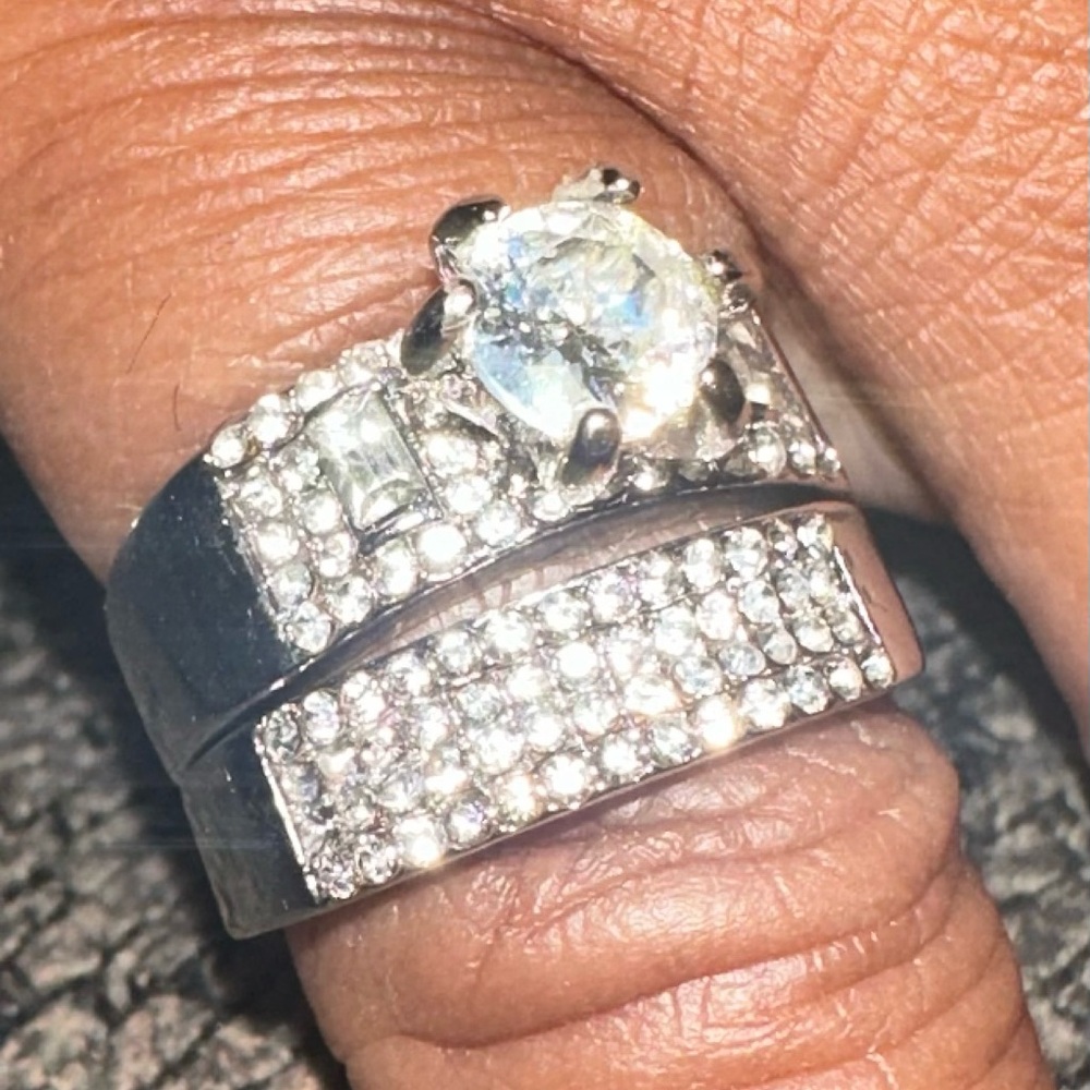 Two piece, silver plated wedding ring set